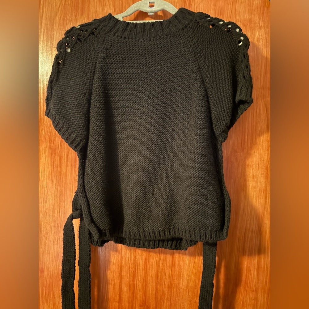 Black Short-Sleeve Knit Sweater with Side Ties